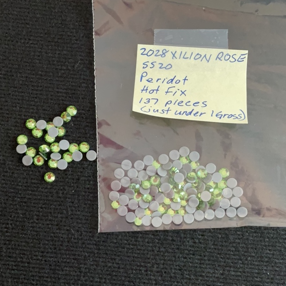 Swarovski • Color: Peridot, 2028 XILION Rose Hotfix Rhinestones